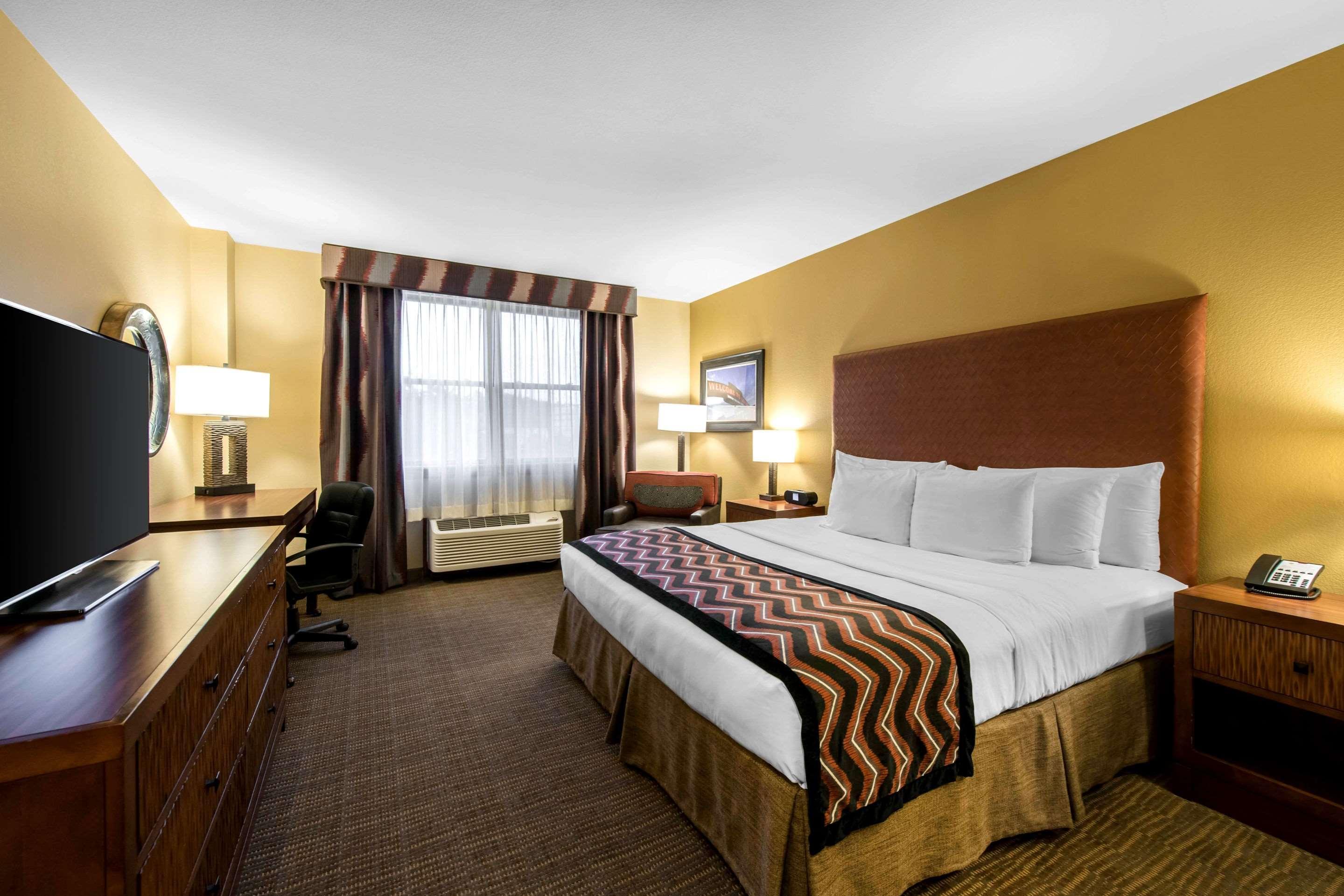 The Hotel, Ascend Collection Golden