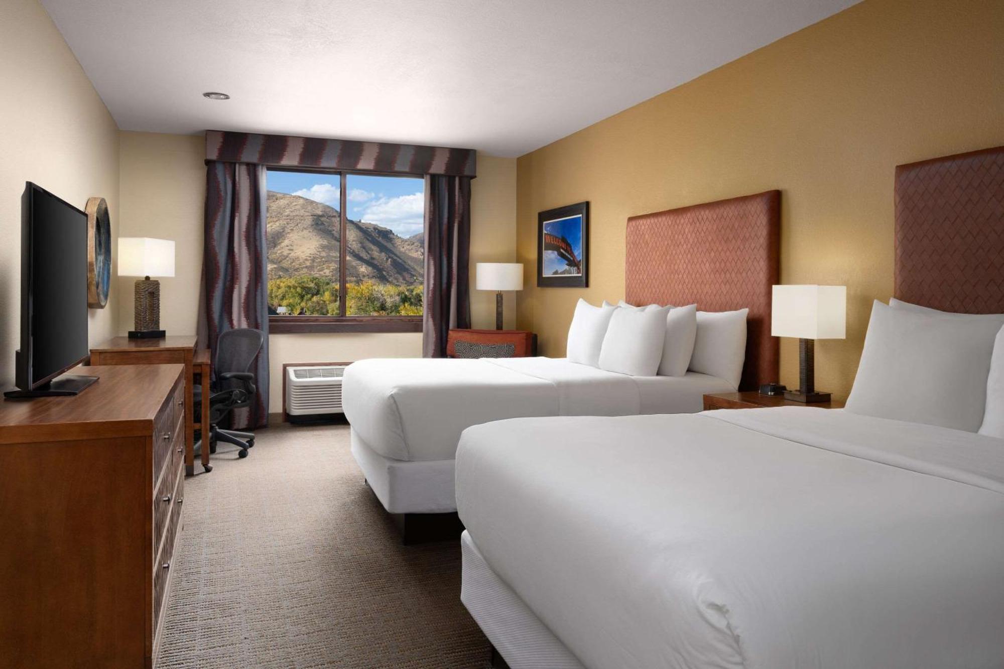 The Hotel, Ascend Collection 4* Golden