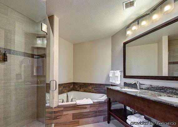 The Hotel, Ascend Collection 4* Golden
